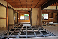 3.屋根・内装・畳・窓ガラスなどを撤去